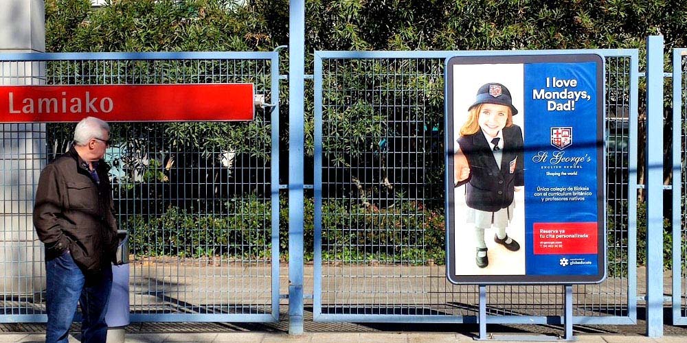 Publicidad Metro Bilbao_Mupis en Papel Plata